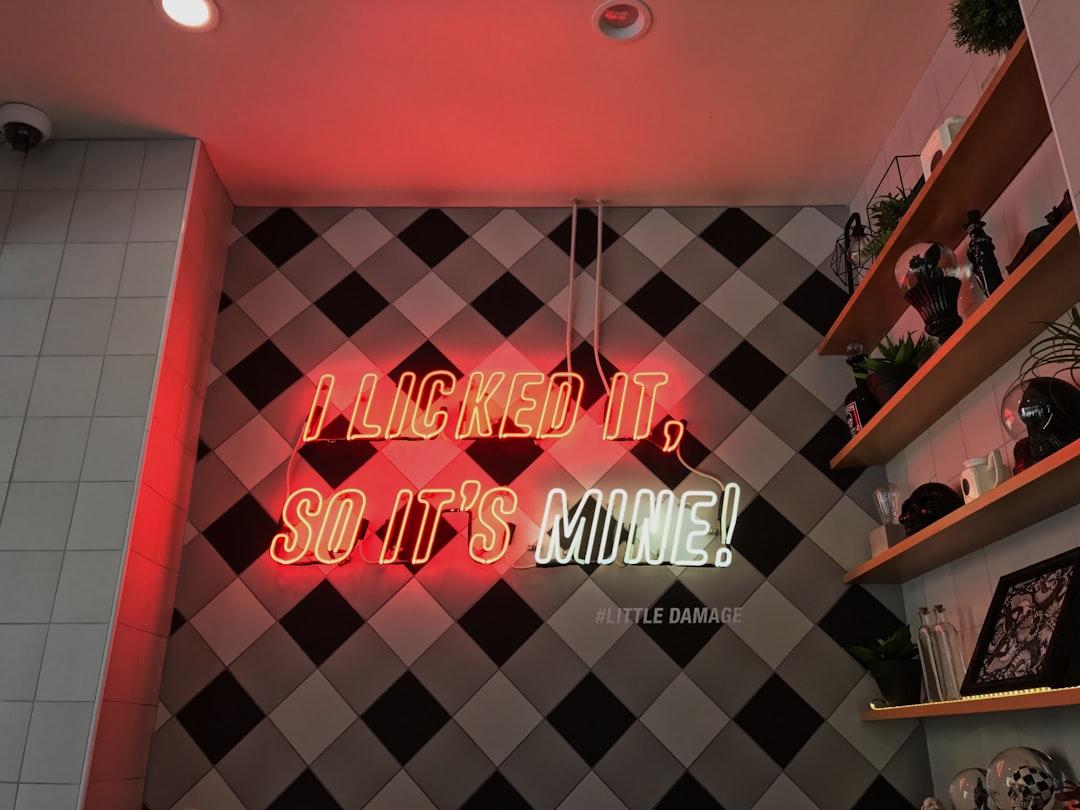 Brown wooden shelf from Ioana Cristiana on Unsplash