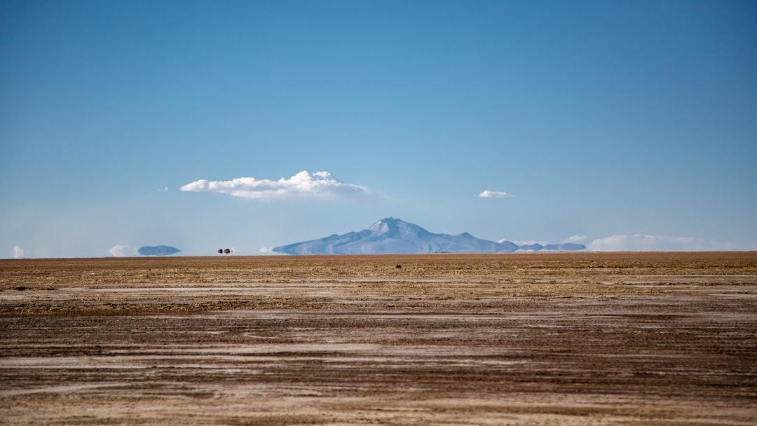 Mountain across brown desert from Mathieu Perrier on Unsplash Âm Dương và Bệnh Lý