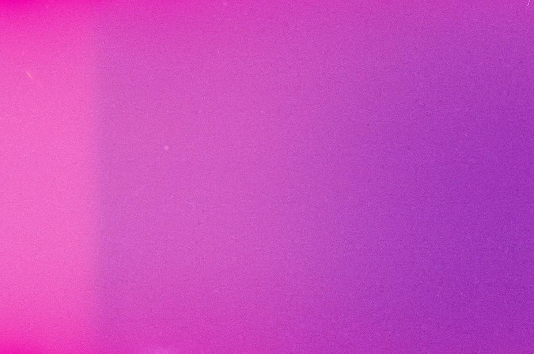 Purple textile on purple textile from Taylor Friehl on Unsplash Tứ chứng Fallot