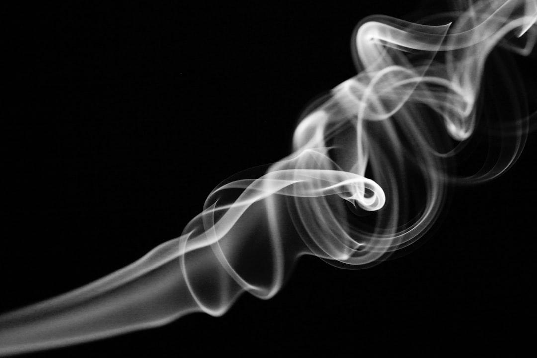 Gray smoke digital wallpaper from Daniele Levis Pelusi on Unsplash Gia tăng bệnh nhân bị phổi tắc nghẽn mãn tính
