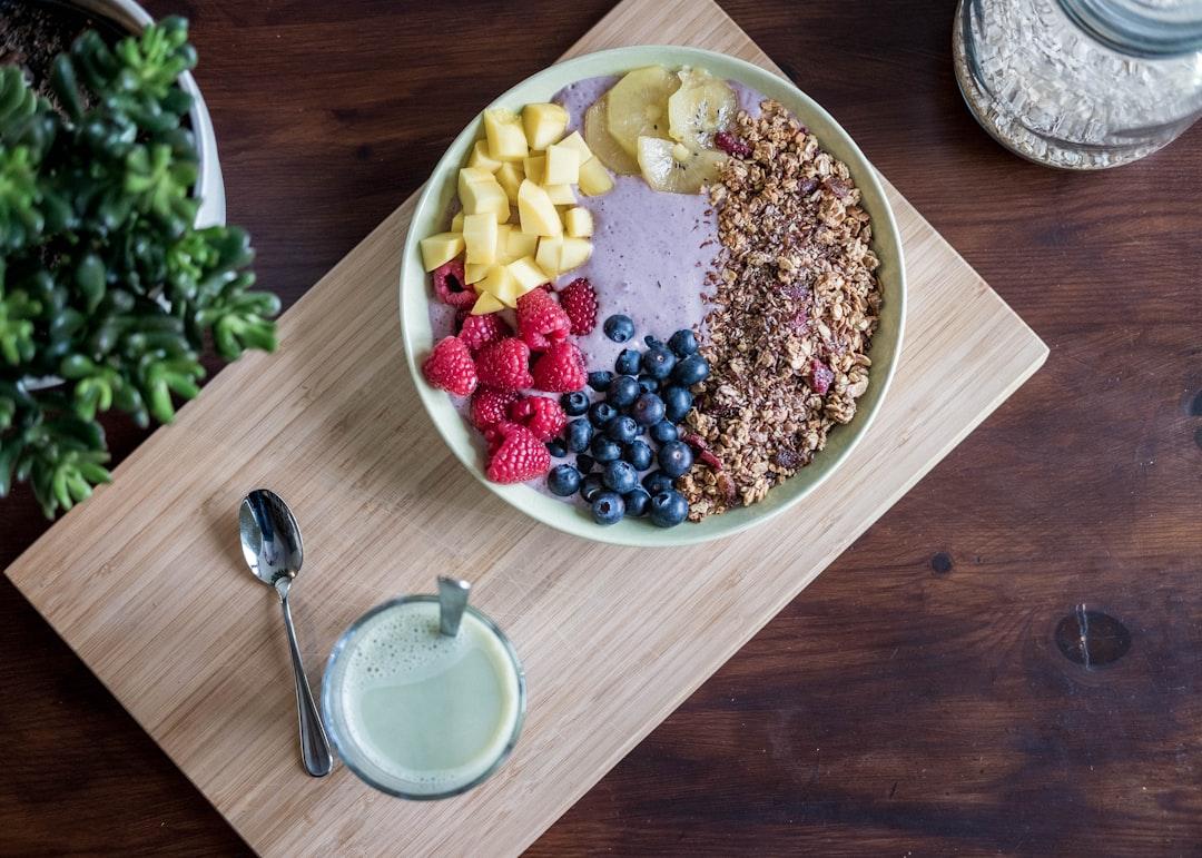 Flat lay photography of fruits on plate from Jannis Brandt on Unsplash Ngày 'Vì sức khoẻ bé yêu' và 'Đêm Trao yêu thương' ở Thủ đô